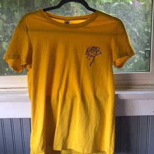 YELLOW FLOWER POCKET TOP